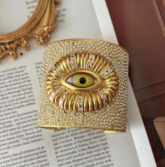 Pulsera de estilo retro literario de latón pesado bañada en oro con incrustaciones de diamantes de imitación brillantes