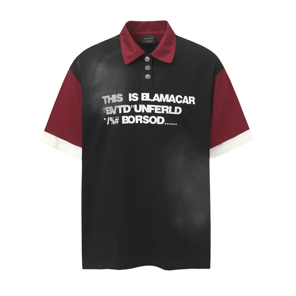 Polo desgastado con efecto tie-dye y estampado de letras agrietadas para hombre.