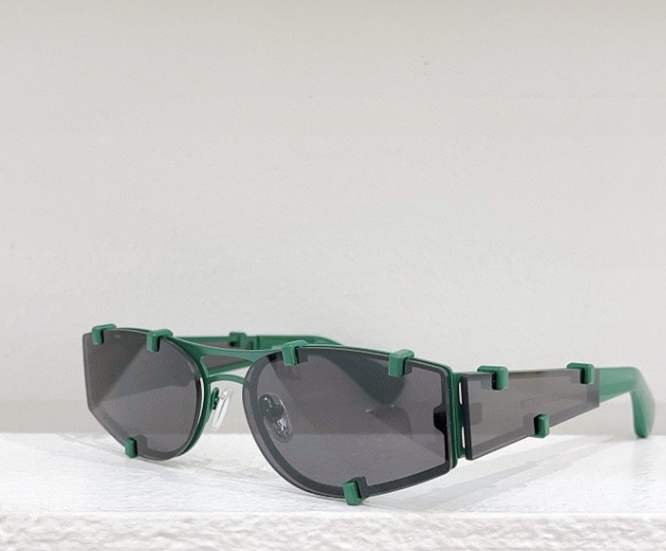 Gafas de sol de ojo de gato de metal de moda para hombre, gafas de sol pequeñas que favorecen el rostro.