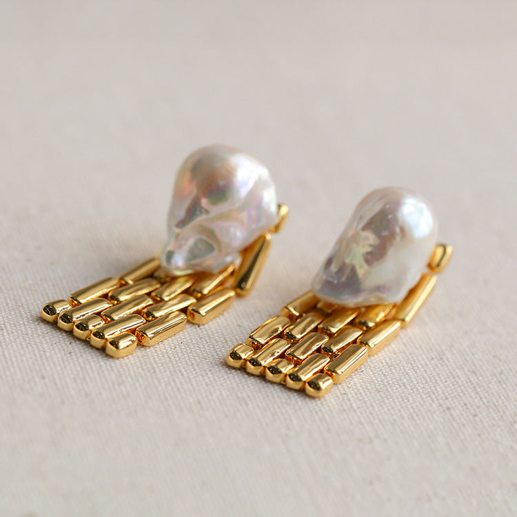 Wide chain Baroque pearl earrings for women, European and American retro fashion, shaped pearl earrings