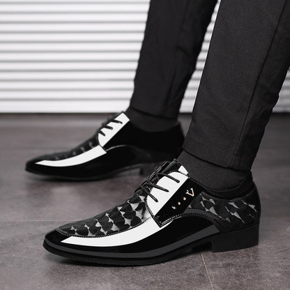 Zapatos de cuero brillante para vestir