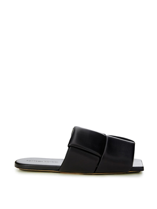 Bottega Veneta Elegant Black Leather Sandals