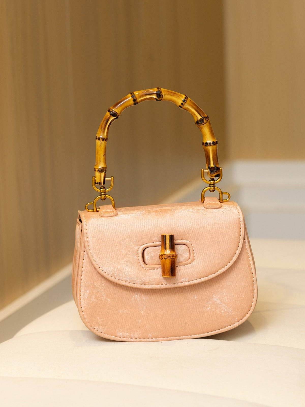 Bolso de mano estilo occidental con estructura de bambú, versátil, tipo bandolera