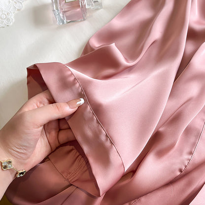 Camisón de seda fina. Ropa de dormir sexy