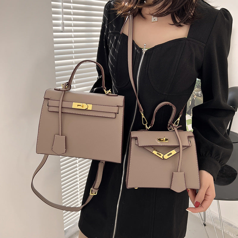 Bolso Kelly de PU color caramelo, cruzado de hombro