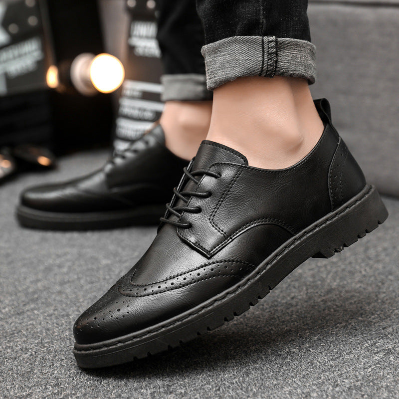 Zapatos para hombre de cuero. Estilo inglés