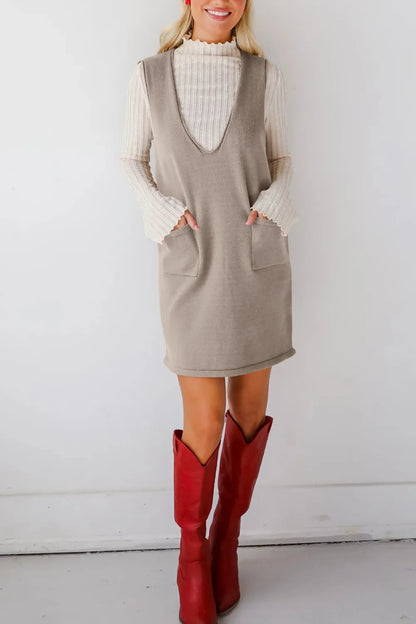 Vestido tipo jersey mini con cuello en V